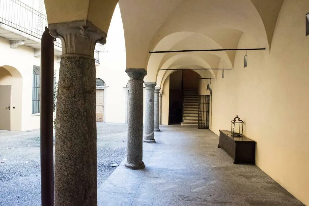 Lo Studio - The House Of Travelers Hotel Como Italy