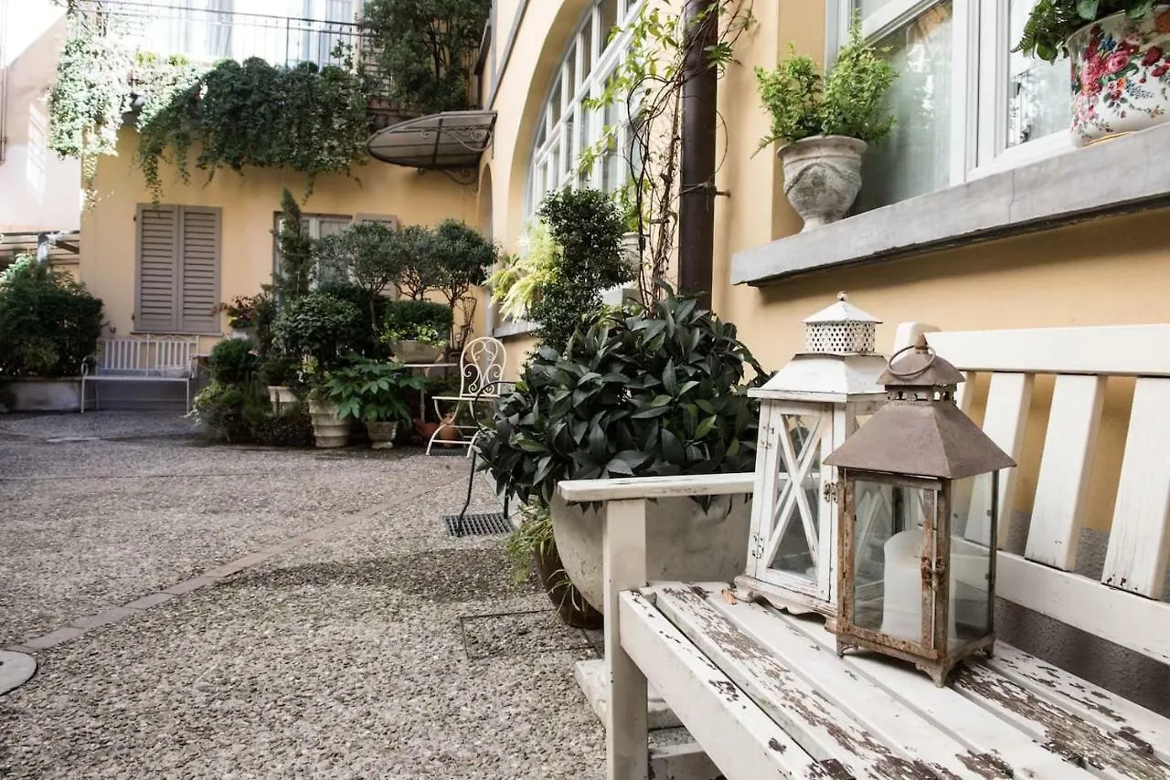 Lo Studio - The House Of Travelers Hotel Como